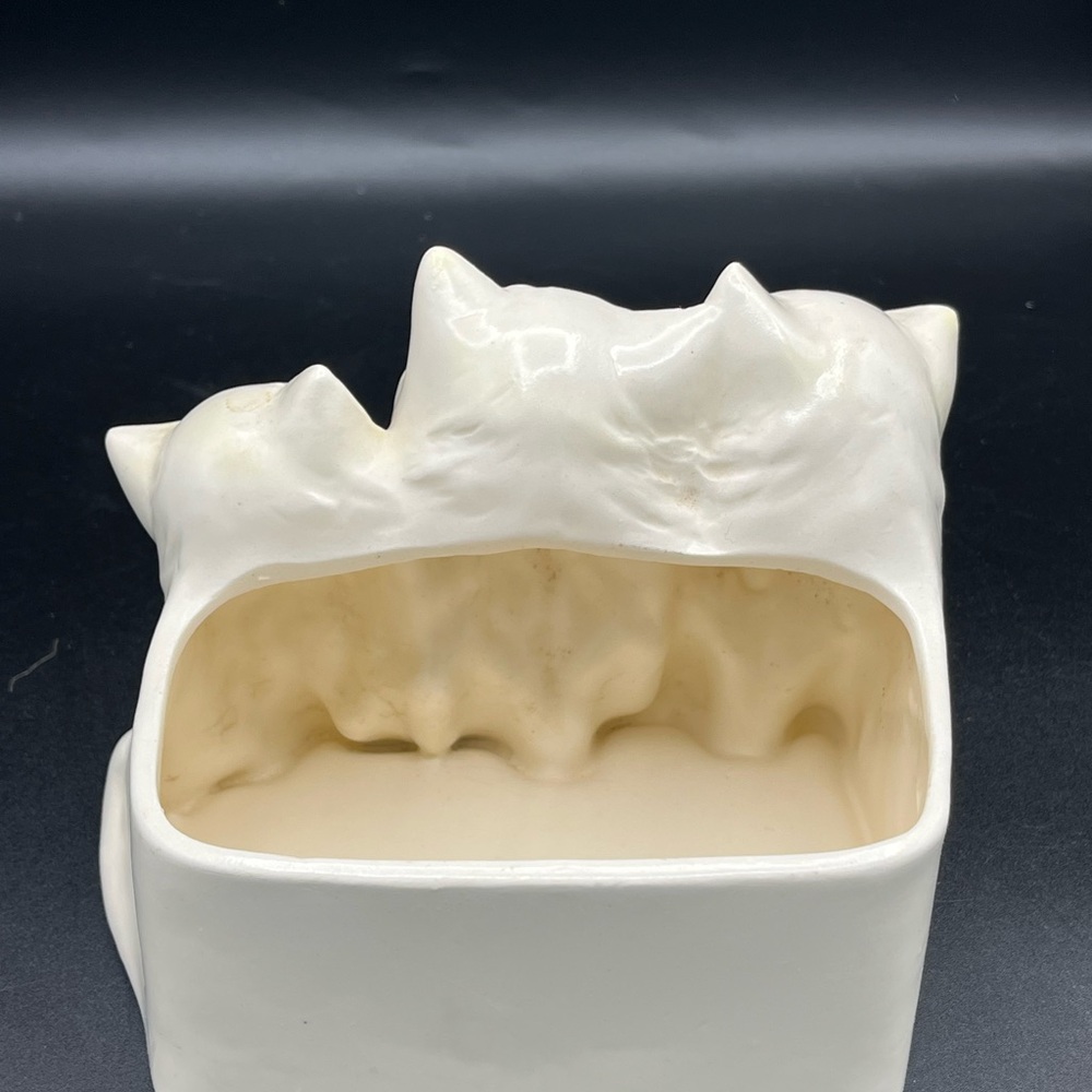 Vintage Napcoware three kittens ceramic planter - Picture 6 of 10
